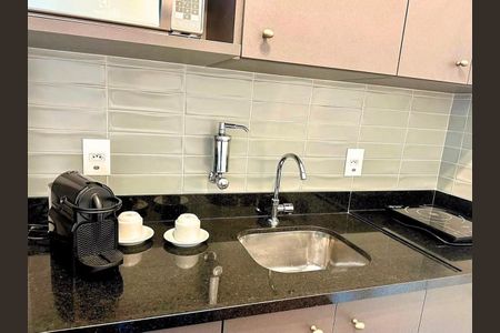 Cozinha de kitnet/studio para alugar com 1 quarto, 25m² em Sumarezinho, São Paulo