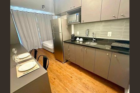 Cozinha de kitnet/studio para alugar com 1 quarto, 25m² em Sumarezinho, São Paulo