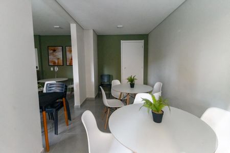 Apartamento para alugar com 35m², 2 quartos e 1 vaga Apartamento para alugar com 35m², 2 quartos e 1 vagaÁrea comum - Salão de festas