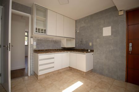 Apartamento para alugar com 80m², 3 quartos e sem vaga Apartamento para alugar com 80m², 3 quartos e sem vagaCozinha e Área de Serviço