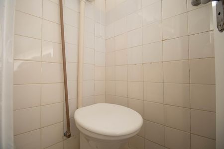 Banheiro de Serviço de apartamento para alugar com 3 quartos, 80m² em Sqs 403, Brasília
