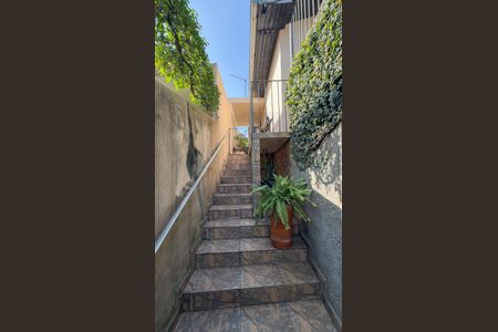 Escada de casa à venda com 2 quartos, 80m² em Vila das Belezas, São Paulo
