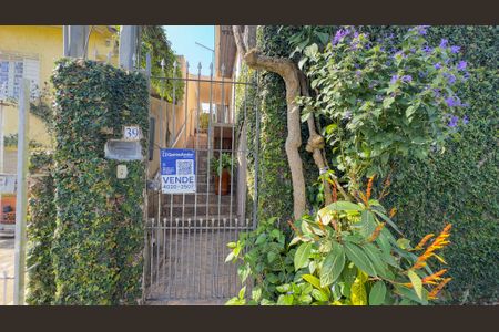 Fachada de casa à venda com 2 quartos, 80m² em Vila das Belezas, São Paulo