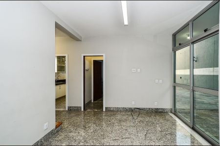 Casa para alugar com 265m², 4 quartos e 7 vagas Casa para alugar com 265m², 4 quartos e 7 vagasSala de Jantar