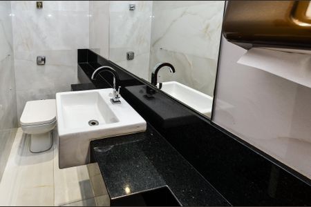 Casa para alugar com 265m², 4 quartos e 7 vagas Casa para alugar com 265m², 4 quartos e 7 vagasLavabo
