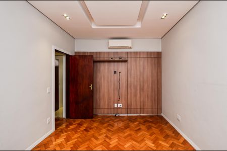 Casa para alugar com 265m², 4 quartos e 7 vagas Casa para alugar com 265m², 4 quartos e 7 vagasSuíte