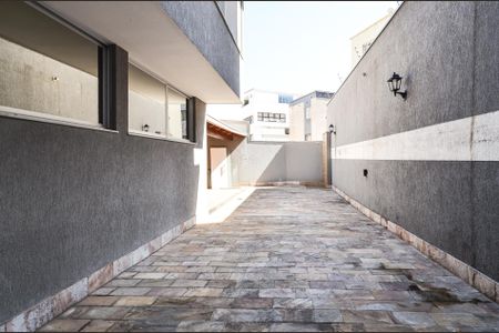Casa para alugar com 265m², 4 quartos e 7 vagas Casa para alugar com 265m², 4 quartos e 7 vagasGaragem