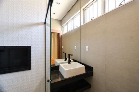 Casa para alugar com 265m², 4 quartos e 7 vagas Casa para alugar com 265m², 4 quartos e 7 vagasBanheiro Suíte