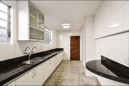 Casa para alugar com 265m², 4 quartos e 7 vagas Casa para alugar com 265m², 4 quartos e 7 vagasCozinha