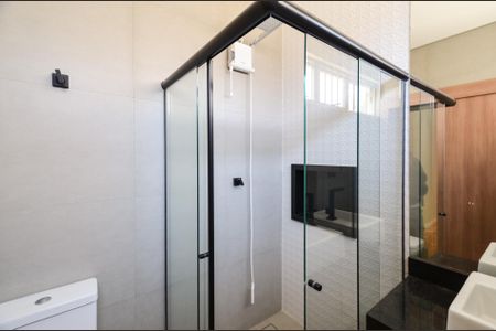 Casa para alugar com 265m², 4 quartos e 7 vagas Casa para alugar com 265m², 4 quartos e 7 vagasBanheiro Suíte