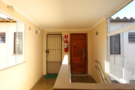 Área comum - Saguão do andar de apartamento para alugar com 2 quartos, 44m² em Conjunto Habitacional Santa Etelvina Ii, São Paulo