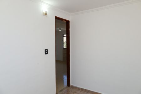 Quarto 2 de apartamento para alugar com 2 quartos, 44m² em Conjunto Habitacional Santa Etelvina Ii, São Paulo