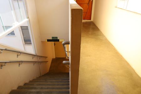 Apartamento para alugar com 44m², 2 quartos e sem vagaÁrea comum - Saguão do andar