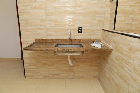Cozinha de apartamento para alugar com 2 quartos, 44m² em Conjunto Habitacional Santa Etelvina Ii, São Paulo