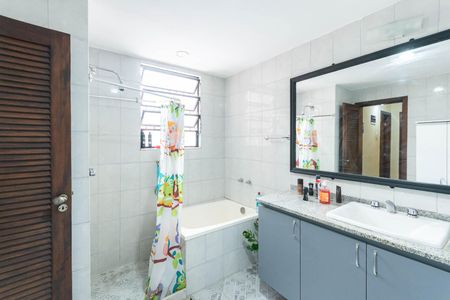 Casa à venda com 118m², 2 quartos e sem vagaBanheiro