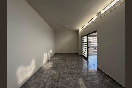 Casa à venda com 157m², 3 quartos e 1 vaga