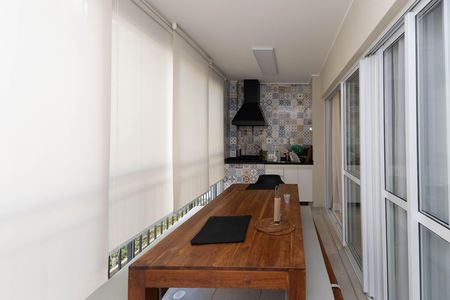 Varanda  de apartamento para alugar com 3 quartos, 175m² em Vila Irmaos Arnoni, São Paulo