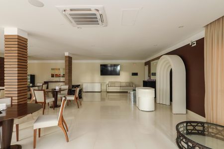 Apartamento para alugar com 175m², 3 quartos e 2 vagas Apartamento para alugar com 175m², 3 quartos e 2 vagasÁrea comum - Salão de festas