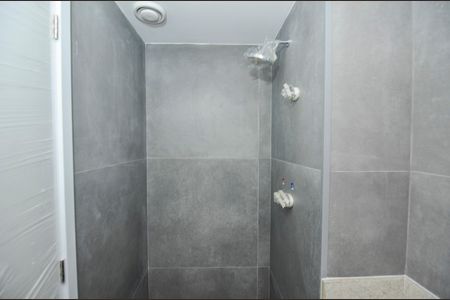 Apartamento à venda com 90m², 3 quartos e 1 vaga Apartamento à venda com 90m², 3 quartos e 1 vagaBanheiro Social