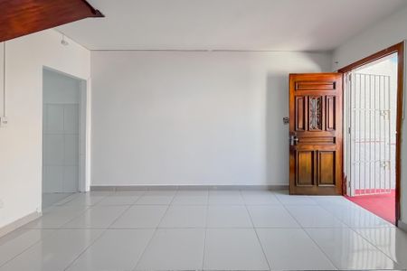 Casa para alugar com 100m², 2 quartos e 1 vaga Casa para alugar com 100m², 2 quartos e 1 vagaSala