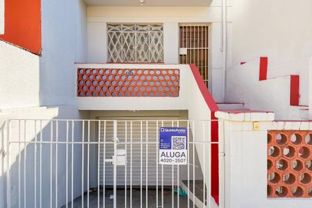 Casa para alugar com 100m², 2 quartos e 1 vaga Casa para alugar com 100m², 2 quartos e 1 vagaFachada + Plaquinha