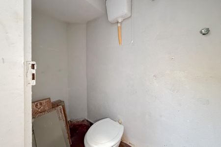 Casa para alugar com 100m², 2 quartos e 1 vaga Casa para alugar com 100m², 2 quartos e 1 vagaBanheiro de Serviço
