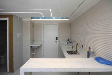 Apartamento para alugar com 35m², 2 quartos e sem vaga Apartamento para alugar com 35m², 2 quartos e sem vagaCozinha e Área de Serviço