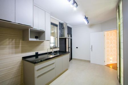 Cozinha de apartamento à venda com 4 quartos, 147m² em Vila Assunção, Santo André