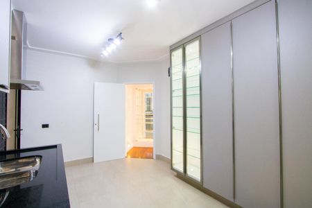 Apartamento à venda com 147m², 4 quartos e 2 vagas Apartamento à venda com 147m², 4 quartos e 2 vagasCozinha