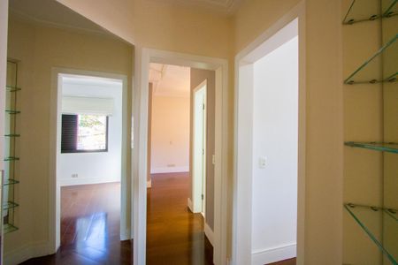 Apartamento à venda com 147m², 4 quartos e 2 vagas Apartamento à venda com 147m², 4 quartos e 2 vagasCorredor