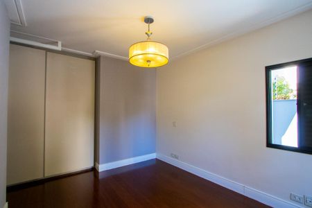 Apartamento à venda com 147m², 4 quartos e 2 vagas Apartamento à venda com 147m², 4 quartos e 2 vagasQuarto 1 - Suíte