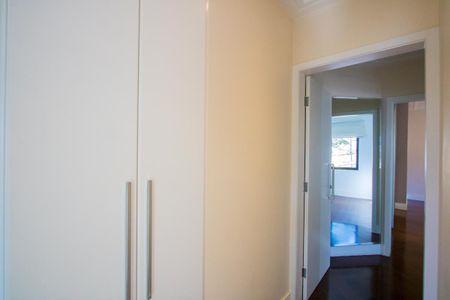 Apartamento à venda com 147m², 4 quartos e 2 vagas Apartamento à venda com 147m², 4 quartos e 2 vagasCorredor