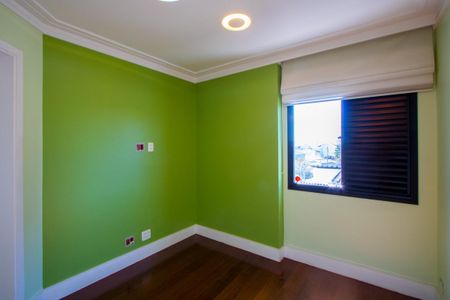 Apartamento à venda com 147m², 4 quartos e 2 vagas Apartamento à venda com 147m², 4 quartos e 2 vagasEscritório