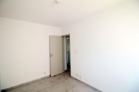 Quarto 2 de apartamento para alugar com 2 quartos, 45m² em Olaria, Rio de Janeiro
