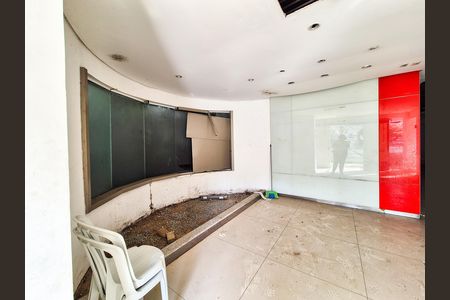 Casa para alugar com 782m², 7 quartos e 1 vaga Casa para alugar com 782m², 7 quartos e 1 vagaSala