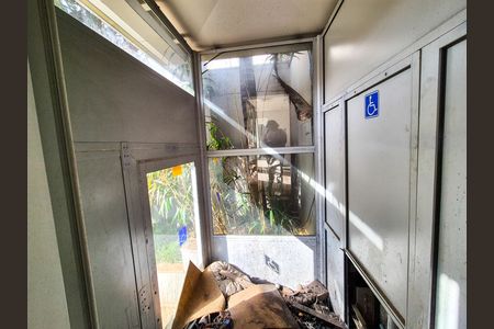 Casa para alugar com 782m², 7 quartos e 1 vaga Casa para alugar com 782m², 7 quartos e 1 vagaSala - elevador para cadeirante