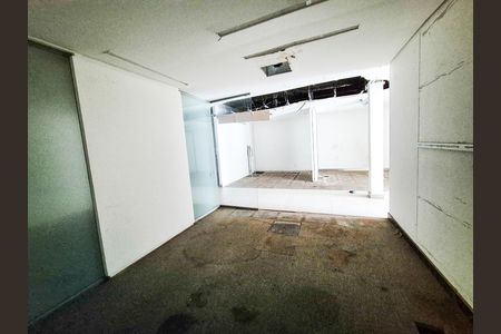 Casa para alugar com 782m², 7 quartos e 1 vaga Casa para alugar com 782m², 7 quartos e 1 vagaQuarto 1