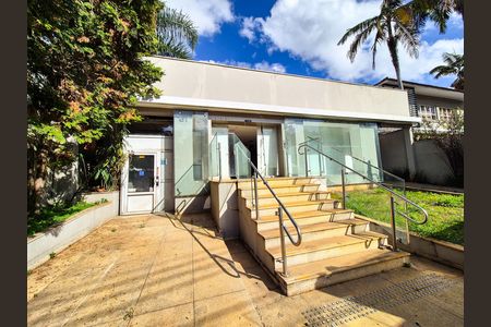 Casa para alugar com 7 quartos, 782m² em Pacaembu, São Paulo