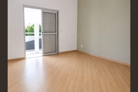 Casa de condomínio para alugar com 200m², 3 quartos e 2 vagasQuarto