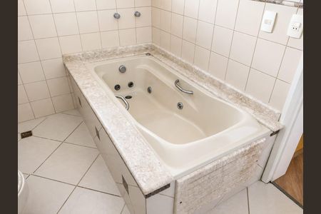 Casa de condomínio para alugar com 200m², 3 quartos e 2 vagasBanheiro social