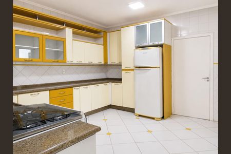 Cozinha de casa de condomínio para alugar com 3 quartos, 200m² em Jardim dos Estados, Taubaté
