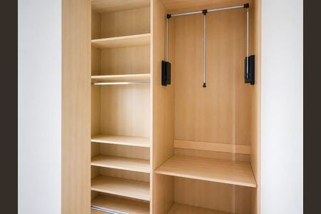 Casa de condomínio para alugar com 200m², 3 quartos e 2 vagasQuarto