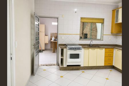 Cozinha de casa de condomínio para alugar com 3 quartos, 200m² em Jardim dos Estados, Taubaté