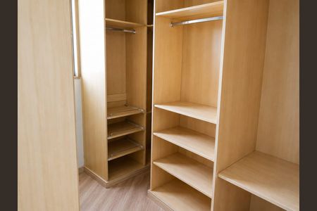 Quarto de casa de condomínio para alugar com 3 quartos, 200m² em Jardim dos Estados, Taubaté