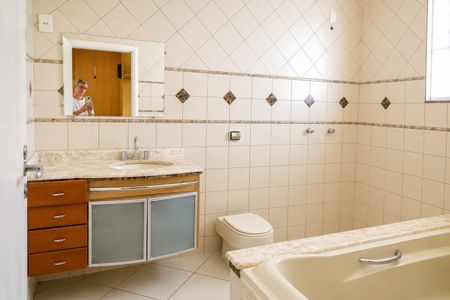Casa de condomínio para alugar com 200m², 3 quartos e 2 vagasBanheiro social