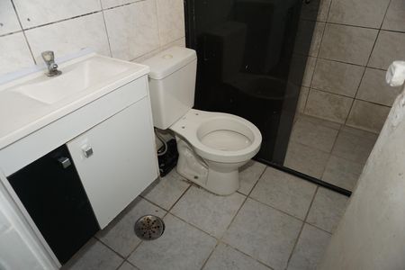 Banheiro de apartamento para alugar com 2 quartos, 60m² em Jardim Celia, Embu das Artes