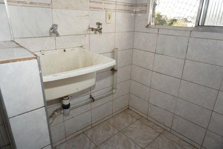 Área de serviço de apartamento para alugar com 2 quartos, 60m² em Jardim Celia, Embu das Artes