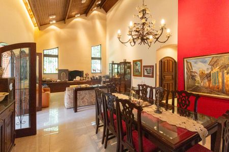 Casa de condomínio para alugar com 422m², 4 quartos e 5 vagasSala