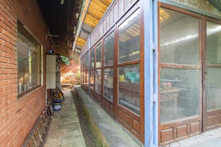 Casa de condomínio para alugar com 422m², 4 quartos e 5 vagasQuintal