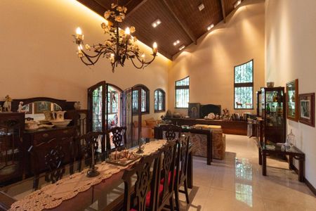 Sala de casa de condomínio para alugar com 4 quartos, 422m² em Nova Fazendinha, Carapicuíba
